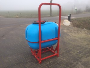 basismachine tank met frame (1)