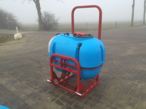 basismachine tank met frame (2)